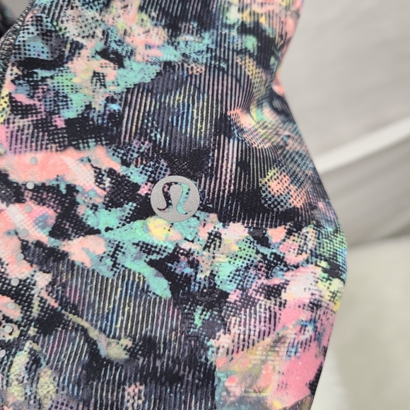 Women's Lululemon Fast And Free Crop II Size 12 Dappled Daze Multi Floral Nulux - Picture 6 of 8